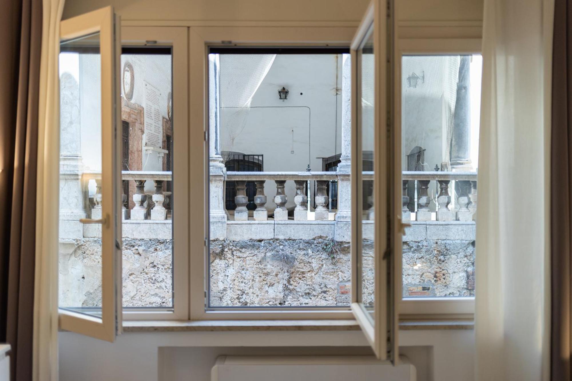 Loggiato Palazzo San Matteo Apartment ปาแลร์โม ภายนอก รูปภาพ